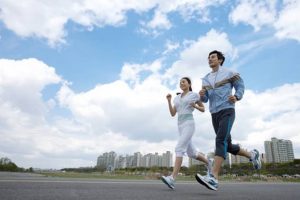 イマイチなウエストを補足する方法-ジョギング